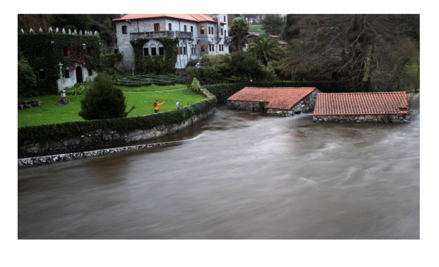 Буря отне живота на 8 души в Испания и Португалия