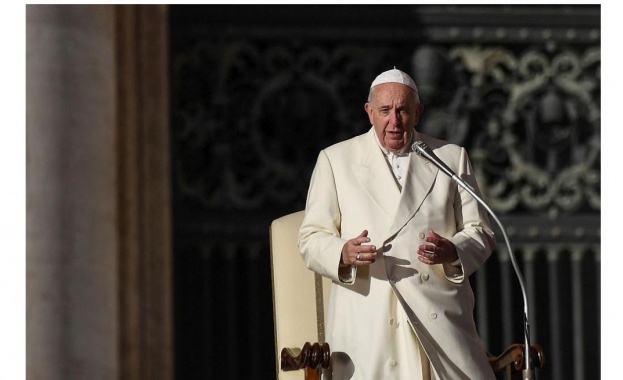 Папа Франциск даде отрицателна проба за коронавирус предаде Франс прес