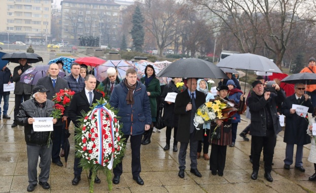 В София на паметника на Съветската армия се проведе акция в памет на жертвите на Холокоста