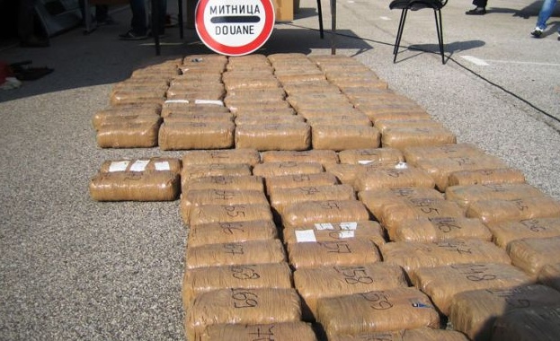 Германските власти конфискуваха приблизително 35 тона кокаин което е рекордно