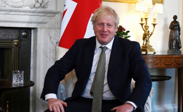 Британският премиер Борис Джонсън предупреди че ще бъде твърд в