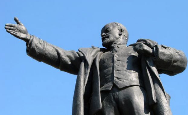 Статуя на Владимир Ленин ще бъде издигната в западногерманския град