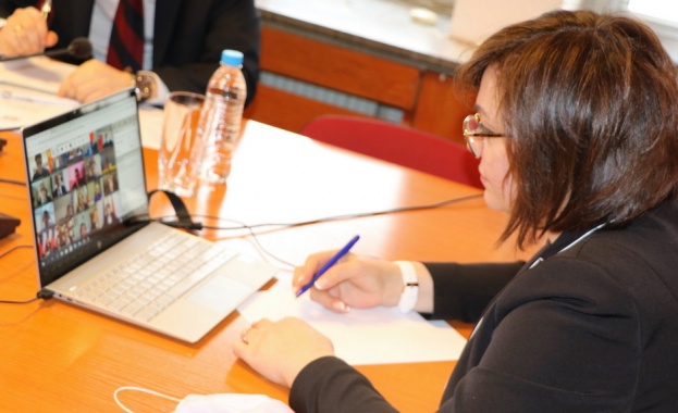 Председателят на БСП Корнелия Нинова взе участие във видеоконферентна среща