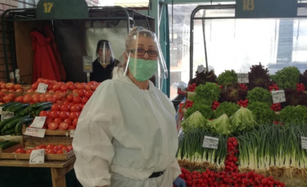 Пазарът в Сливен отвори при строги мерки за биосиурност