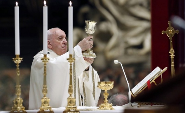 Папа Франциск водеше днес служба за католическата Цветница на площад