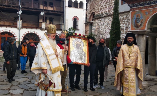 Във втория ден на Великден в Бачковския манастир беше спазена