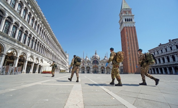 Кметът на Венеция Луиджи Брунаро призова туристите да се завърнат