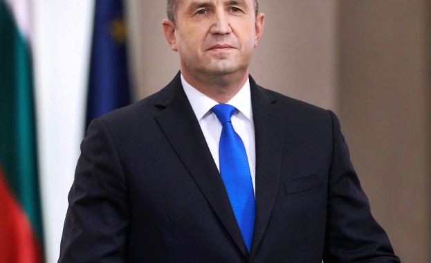 Приветствие на президента и върховен главнокомандващ на Въоръжените сили Румен