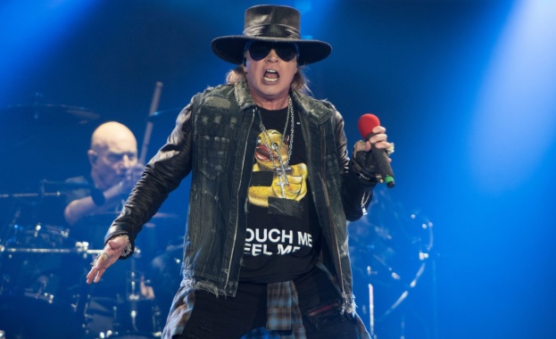 Guns N ‘Roses атакуват Тръмп с нова фланелка