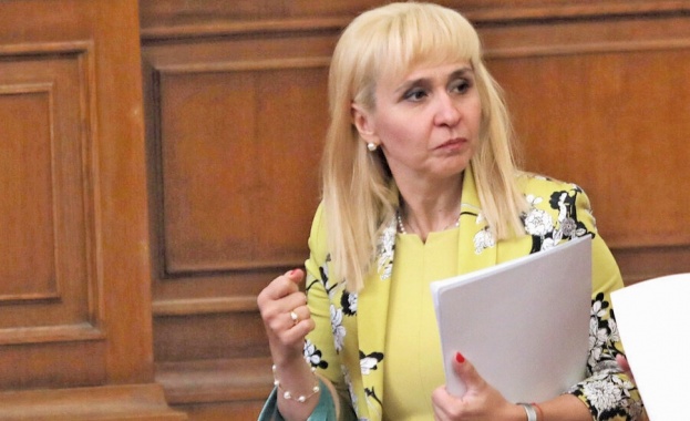 Новоизбраният национален обществен защитник Диана Ковачева продължава битката с монополите