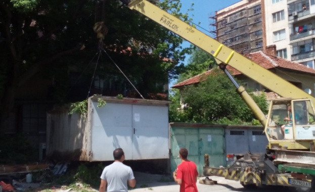 Община Ловеч продължава премахването на незаконно построени обекти в града
