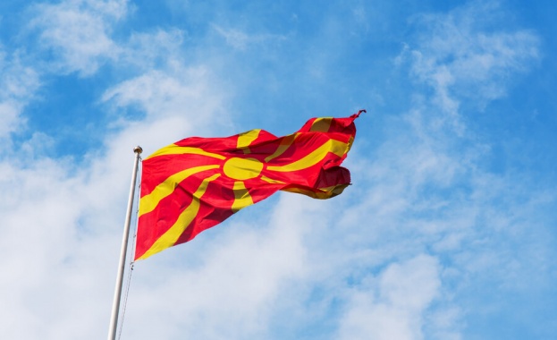 Властите в Северна Македония решават днес дали да върнат строгите