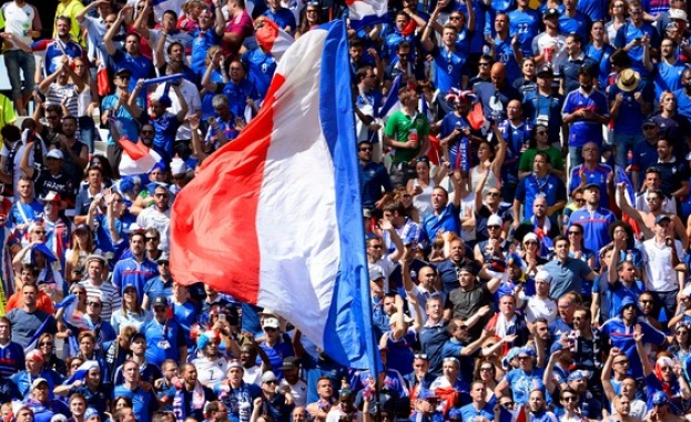 Стадионите във Франция отварят врати за феновете от 11 юли,