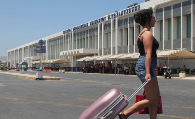 Гърция ще допуска всички международни полети в летищата си от