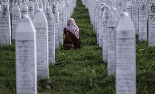 Босна и Херцеговина отбелязва 25-та годишнина от клането в Сребреница,