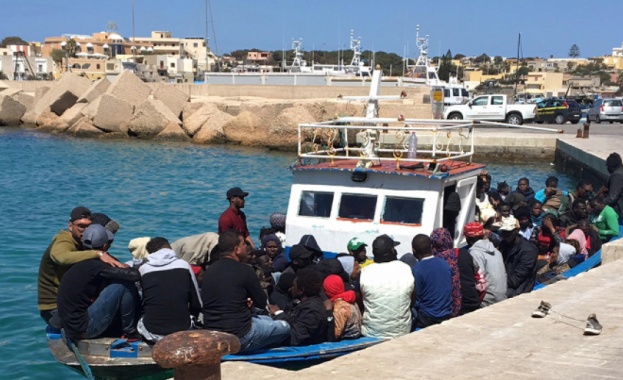 Кметът на Лампедуза заплаша с извънредно положение заради мигрантите 