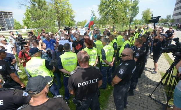 МВР оправда засиленото полицейско присъствие в района на националната конференция