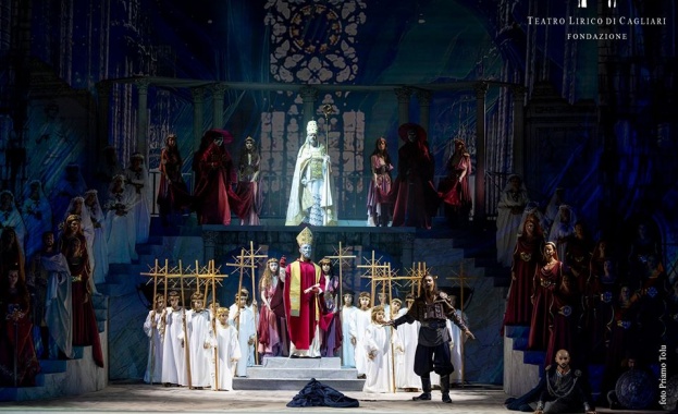 Държавната опера в Стара Загора направи своята дългоочаквана премиера на