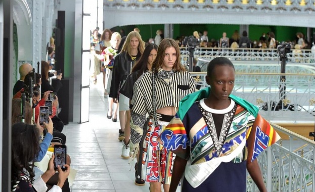 Louis Vuitton закри Седмицата на модата в Париж с колекция,