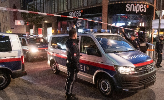 Австрийското правителство обяви тридневен траур след снощното терористично нападение, взело