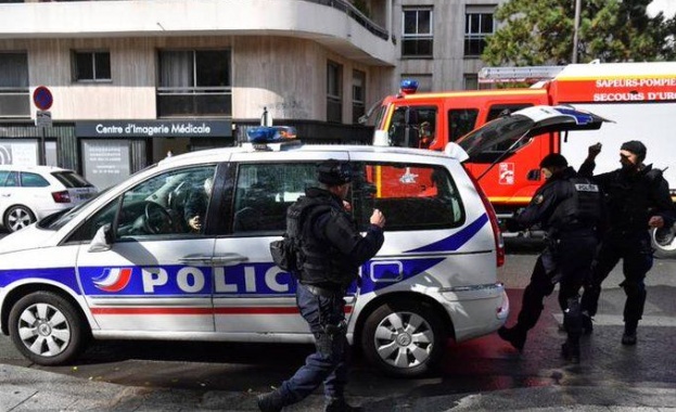 Франция мобилизира 100 000 полицаи в новогодишната нощ