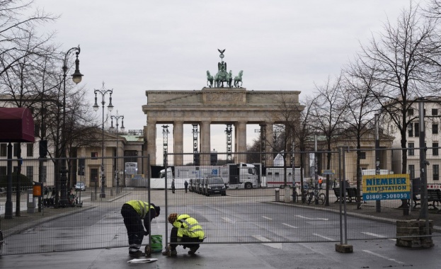Хиляди полицаи ще следят за спазването на забраната за протести и фойерверки в Берлин