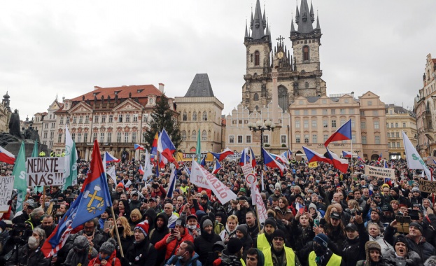 В Чехия имаше голям митинг срещу локдауна. Няколко хиляди души
