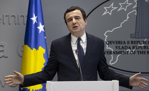 Косовският ляв опозиционен лидер Албин Курти обяви победата на водената