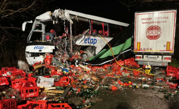 При автобусна катастрофа в Хърватия са загинали 10 души Ранените