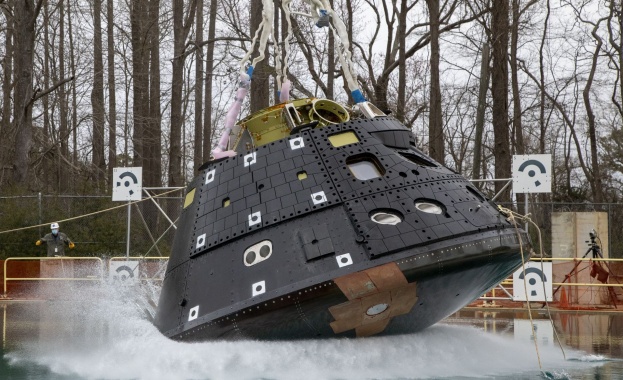 Изпитанията за приводняване на капсулата на космическия кораб Орион преминаха