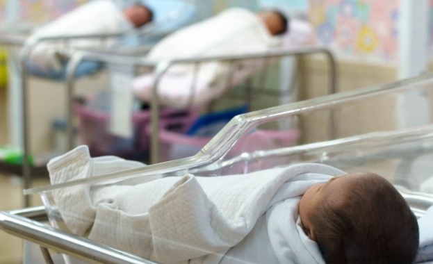 Бебето на ваксинирана срещу COVID-19 туркиня се е родило с