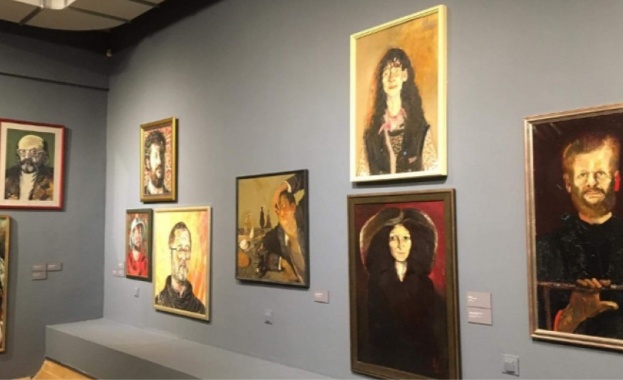 Мащабна изложба от 160 платна на Андрей Даниел се открива