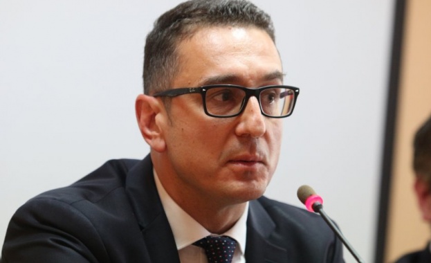 Служебният министър на икономиката Кирил Петков съобщи, че бившият дългогодишен