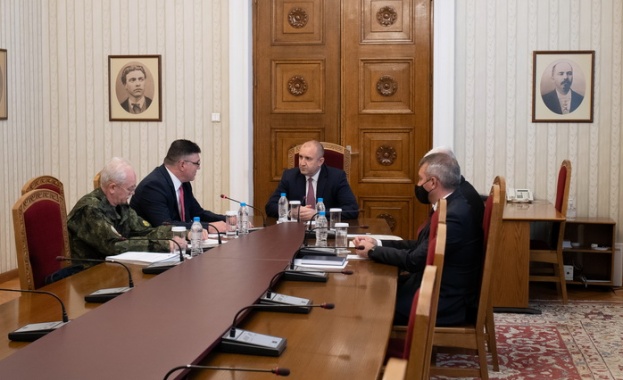 Президентът определи като "недопустимо" нахлуването на американски военни в цех в Чешнегирово 