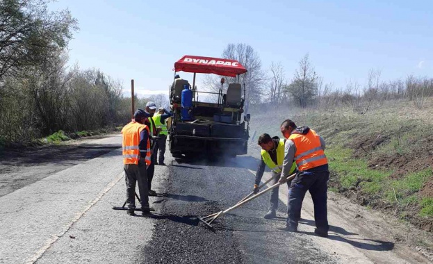667 предложения от граждани за ремонт на пътища постъпиха в