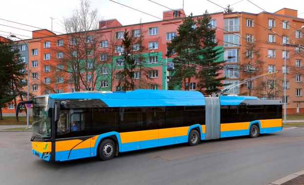 Хиляди пътници в София вече използваха новите тролейбуси, доставени на