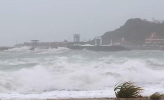 Най-малко 108 души са загинали във Филипините от тихоокеанския тайфун