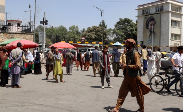 Новият кмет на Кабул нареди на жените, работещи в общински