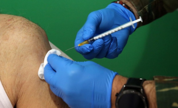 Румъния започва прилагането на трета доза от ваксината срещу COVID 19