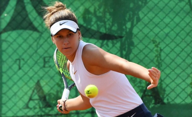 Гергана Топалова се класира за полуфиналите по двойки на турнира