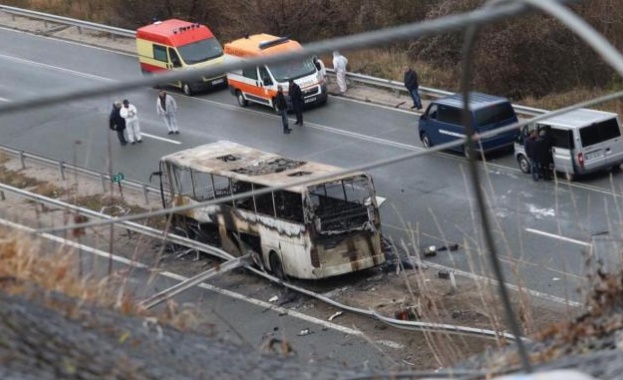 Северна Македония скърби за жертвите на изгорелия на магистрала „Струма