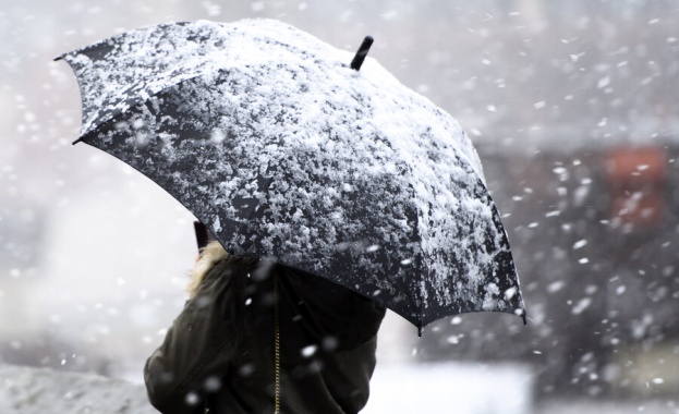 Жълт код за снеговалежи е обявен за утре за областите