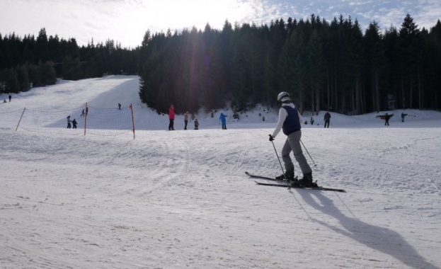 Опашки на ски пистите в Банско Курортът е пълен със