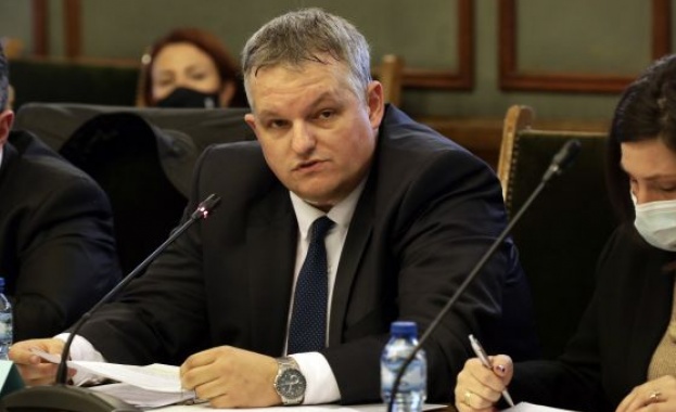 Антон Тонев: Има възможност за увеличение на заплатите на медицинския персонал