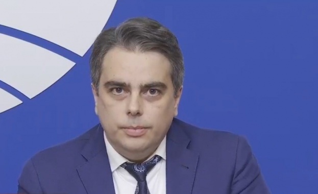 Бившият министър на финансите Асен Василев отговори на днешните обвинения