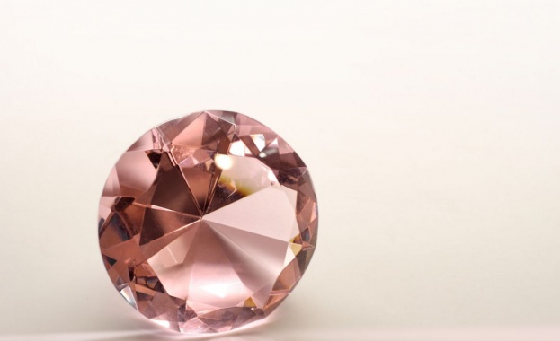 Розов диамант продаден на търг за 58 милиона