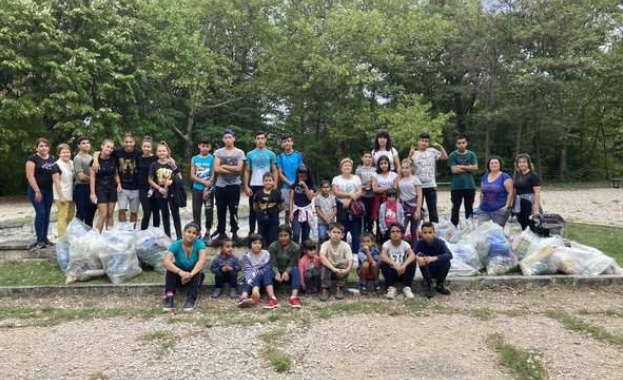 Община Ловеч се включи в доброволческата акция  „Да изчистим България заедно“