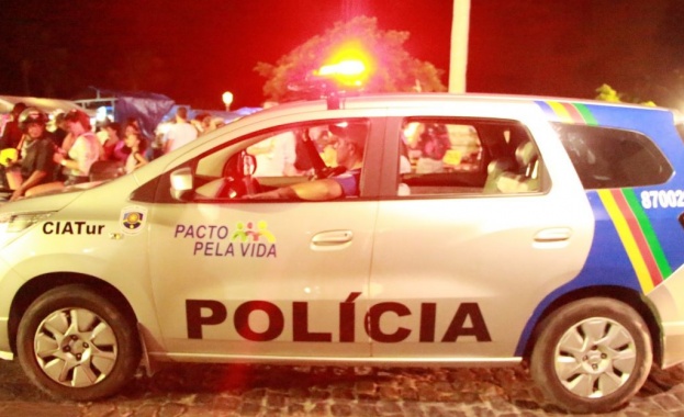 Бразилски политик нападна с гранати полицаи, дошли да го арестуват