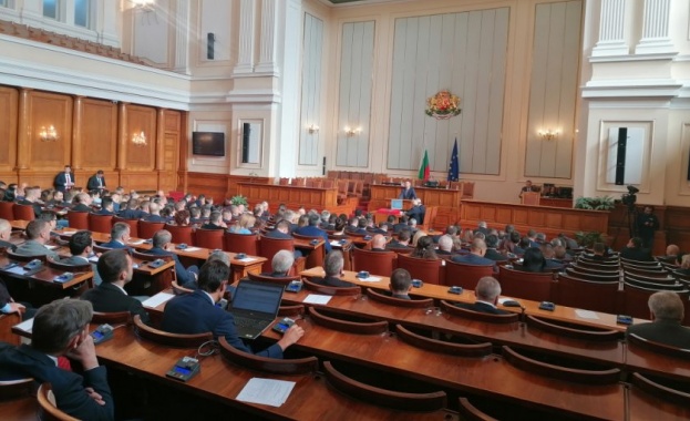 Депутатите ще гласуват декларацията с приоритети на "Продължаваме промяната"