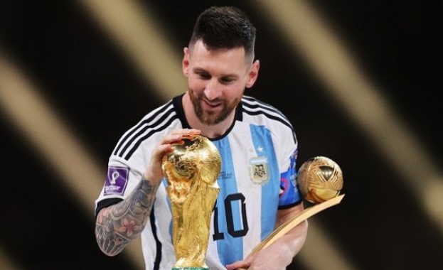 Аржентинската футболна звезда Лионел Меси изпрати 2022 година с думите,